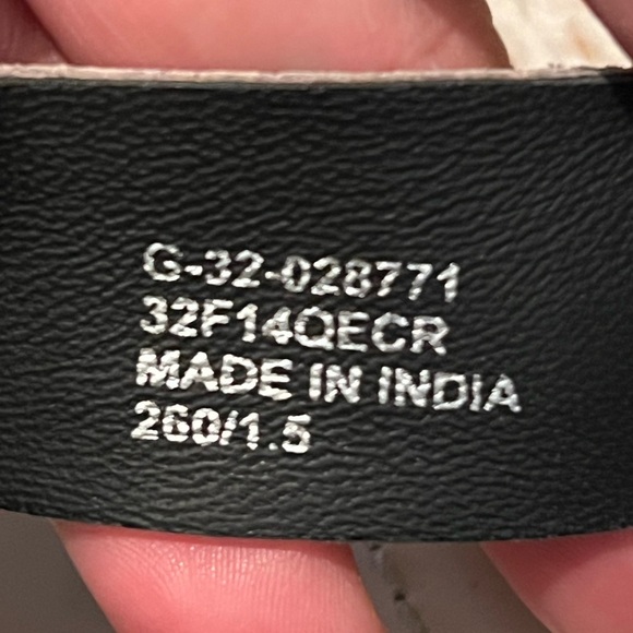 Top Shop Elegant Cream Sandals with Buckle Detail - Picture 5 of 6